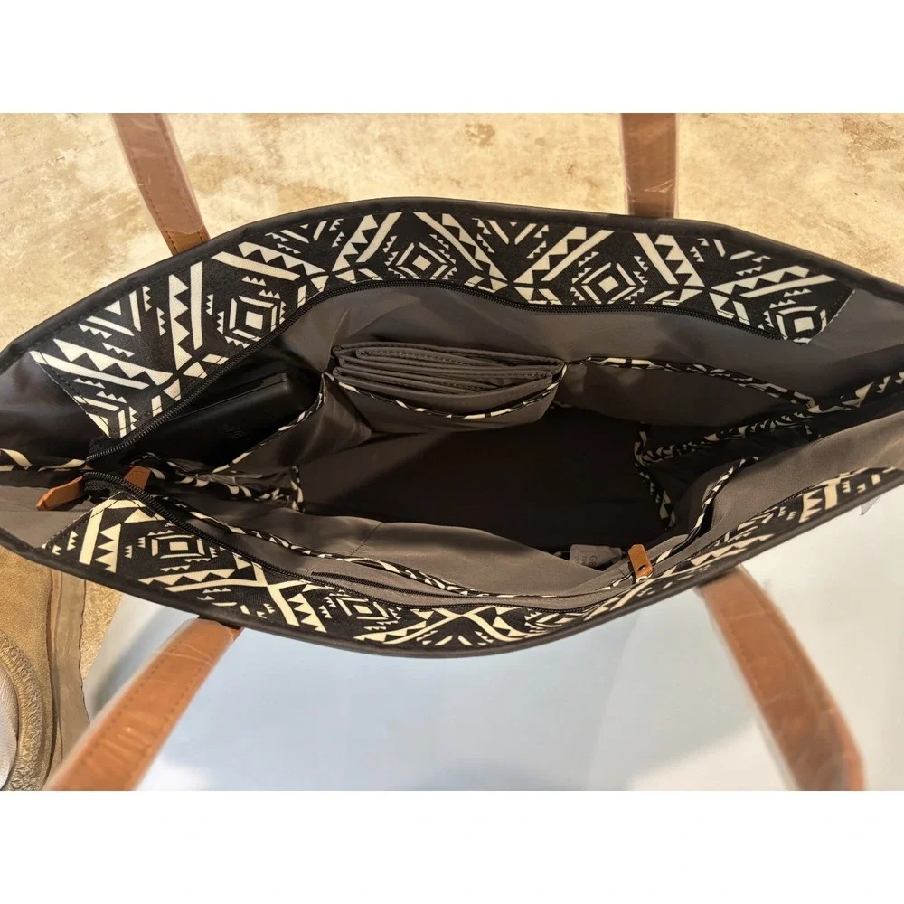 NWT Petunia Pickle Bottom Downtown Large Tote - Secrets of Salvator‎